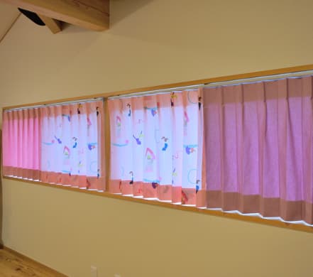 子供室のカーテン